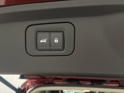 Certified 2025 INFINITI QX80 Sensory image 38