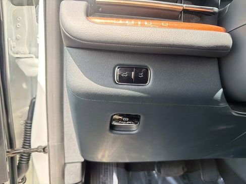 Used 2025 Lincoln Navigator L Black Label AWD/4WD image 29