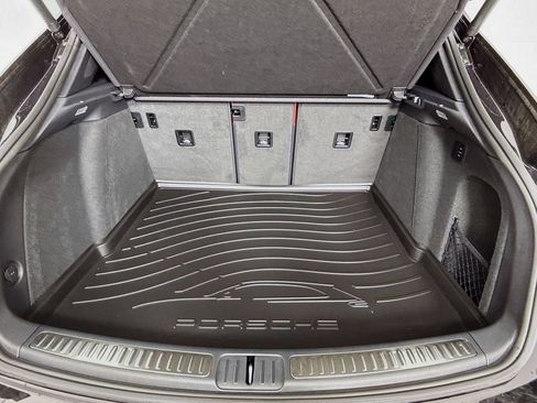 Certified 2025 Porsche Macan GTS AWD/4WD image 30