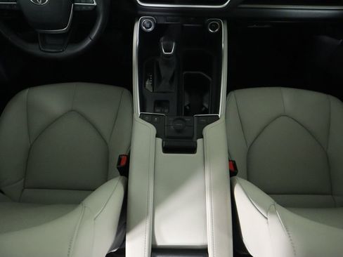 Used 2024 Toyota Grand Highlander XLE image 16