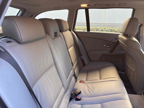 Used 2006 BMW 530xi Wagon image 64