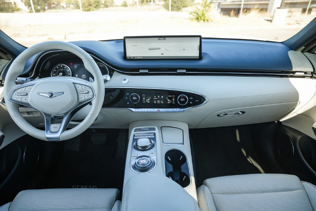 Used 2025 Genesis Electrified GV70 AWD/4WD image 14