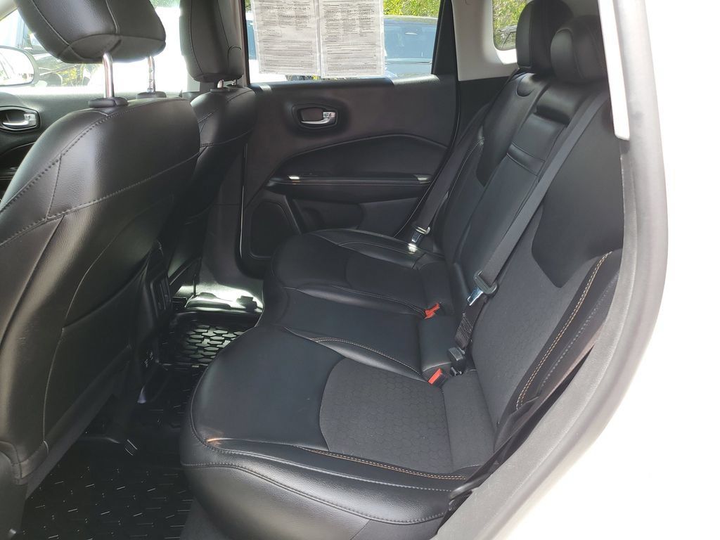 Used 2019 Jeep Compass Latitude AWD/4WD image 11