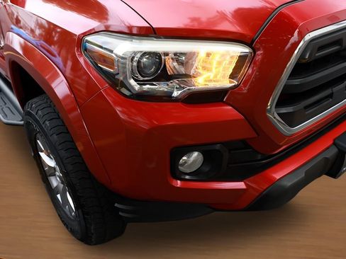Used 2016 Toyota Tacoma SR5 w/ SR5 Appearance Package (SN) AWD/4WD image 20