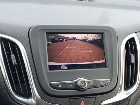 Used 2021 Chevrolet Equinox LT image 39