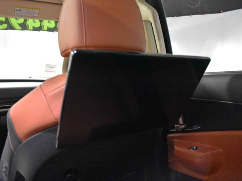 Used 2025 Kia Carnival SX Prestige image 31