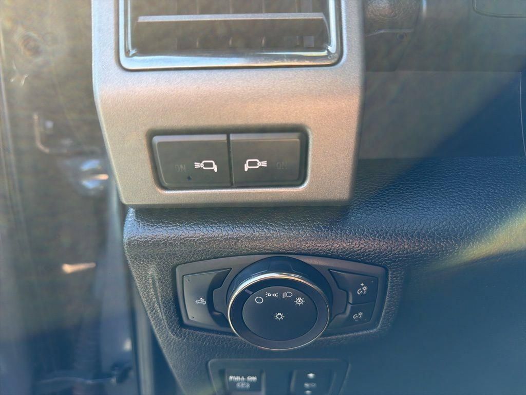 Used 2020 Ford F150 Raptor w/ Equipment Group 802A Luxury AWD/4WD image 36
