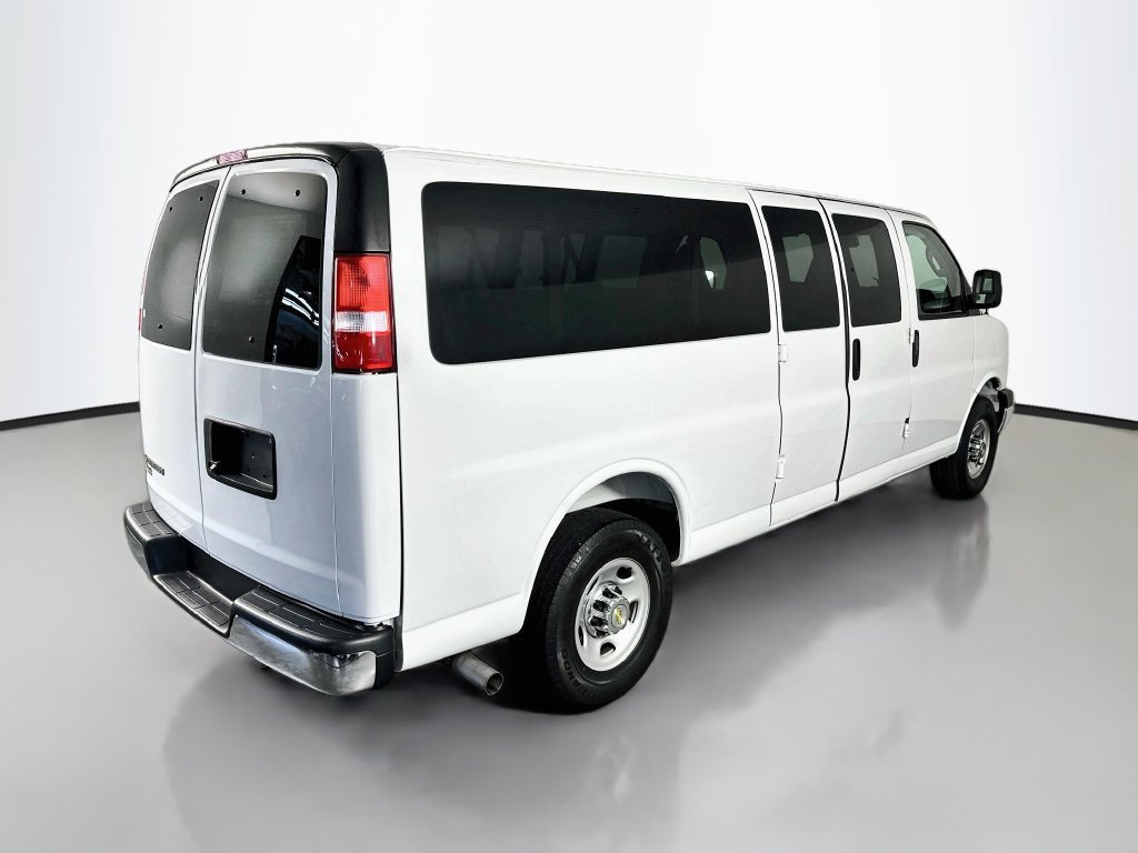 Used 2025 Chevrolet Express 3500 LT w/ LT Preferred Equipment Group RWD image 7