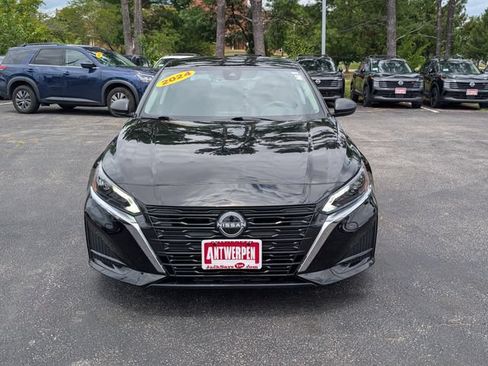 Used 2024 Nissan Altima 2.5 S FWD image 8
