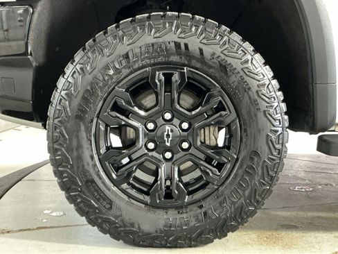 Used 2023 Chevrolet Silverado 1500 ZR2 w/ Technology Package image 20