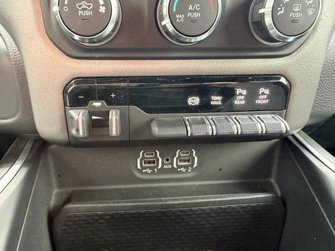 Used 2020 RAM 2500 Big Horn w/ Night Edition AWD/4WD image 39