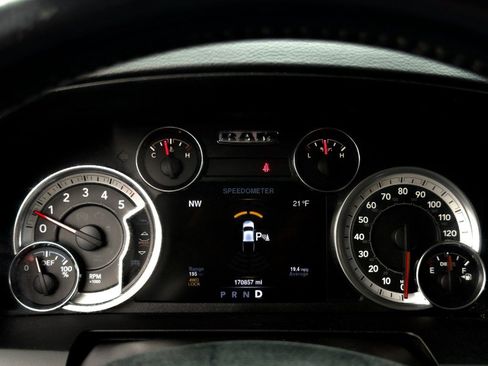 Used 2016 RAM 1500 Laramie w/ Convenience Group image 18