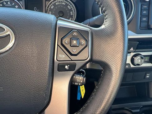 Used 2017 Toyota Tacoma SR5 image 19