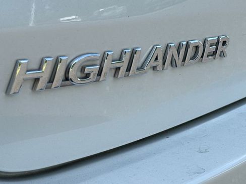 Used 2019 Toyota Highlander Limited AWD/4WD image 17