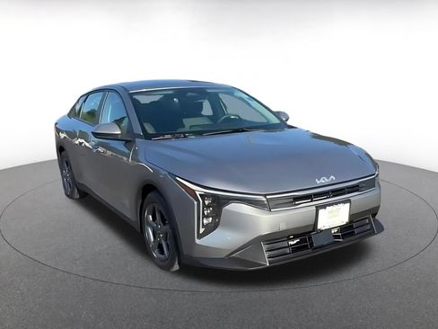 Used 2025 Kia K4 FWD image 3