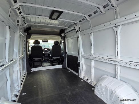 Used 2025 RAM ProMaster 2500 w/ Convenience Group FWD image 18