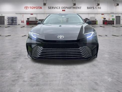 Used 2026 Toyota Camry XLE w/ Premium Plus Package AWD/4WD image 4