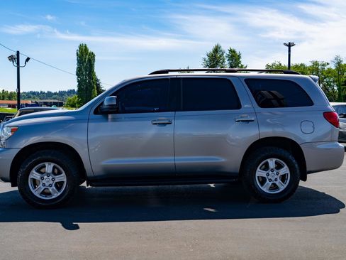 Used 2016 Toyota Sequoia SR5 AWD/4WD image 13