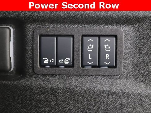 Used 2025 GMC Yukon Elevation image 31