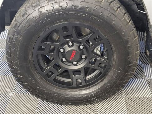 Used 2024 Toyota 4Runner TRD Off-Road image 8
