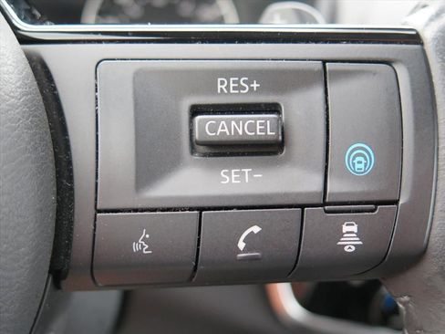 Used 2021 Nissan Rogue SL FWD image 13