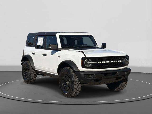 Certified 2022 Ford Bronco Wildtrak AWD/4WD image 3
