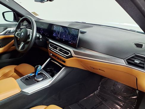 Used 2023 BMW i4 eDrive40 w/ M Sport Package image 9