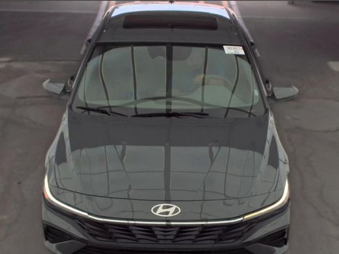 Used 2025 Hyundai Elantra SEL FWD image 3