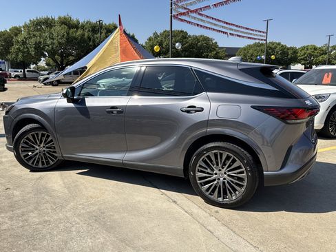 Used 2023 Lexus RX 350 w/ Luxury Package image 10