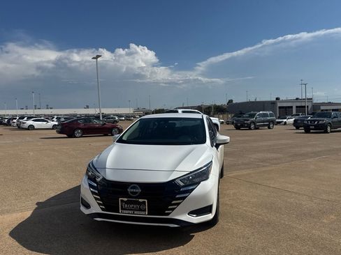 Certified 2025 Nissan Versa SV w/ Trunk Package FWD image 6