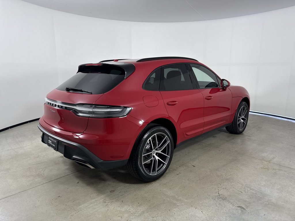 Certified 2025 Porsche Macan AWD/4WD image 7