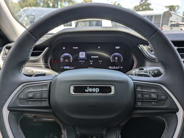 Used 2024 Jeep Grand Cherokee L Laredo w/ Trailer Tow Package RWD image 38