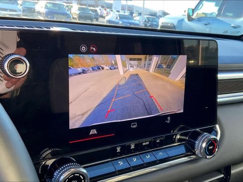 Used 2025 GMC Canyon Elevation image 28