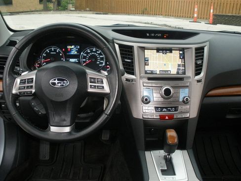 Used 2013 Subaru Outback 2.5i Limited AWD/4WD image 32