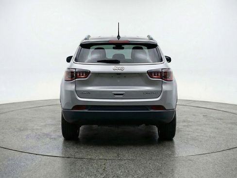 Used 2025 Jeep Compass Limited image 7