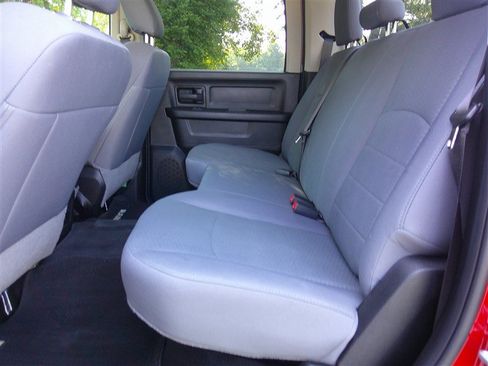 Used 2018 RAM 2500 Tradesman w/ Chrome Appearance Group AWD/4WD image 17