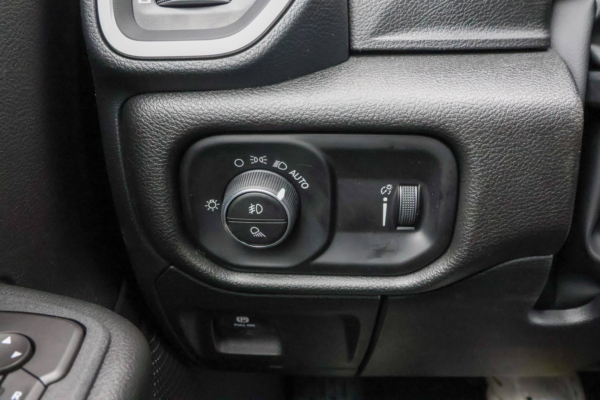 New 2026 RAM 1500 Express AWD/4WD image 32