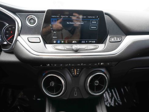 Used 2019 Chevrolet Blazer LT FWD image 17