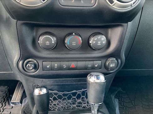 Used 2016 Jeep Wrangler Rubicon image 23