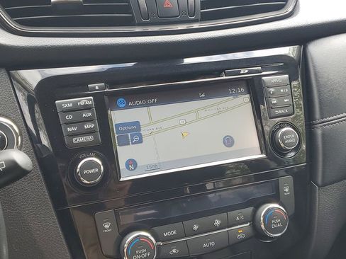 Used 2017 Nissan Rogue SL AWD/4WD image 18