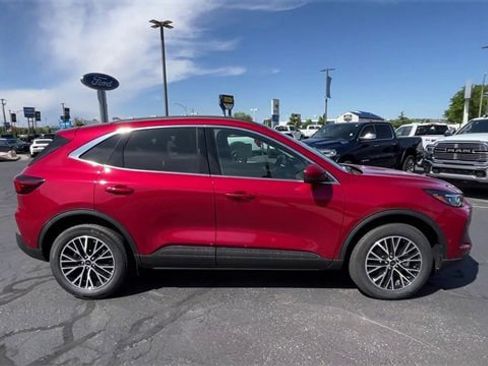 Used 2024 Ford Escape SE w/ PHEV Premium Package FWD image 8