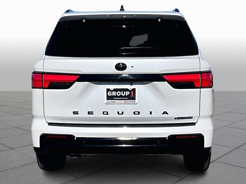 Used 2025 Toyota Sequoia Platinum image 4