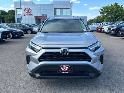 Used 2024 Toyota RAV4 XLE AWD/4WD image 2