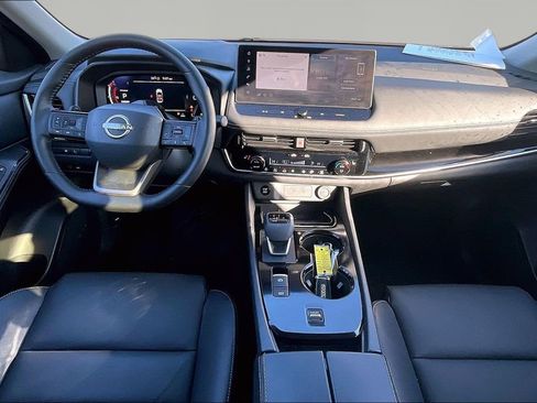 Used 2025 Nissan Rogue SL w/ Tech Package image 8