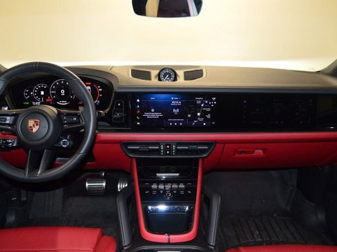 Certified 2026 Porsche Cayenne GTS AWD/4WD image 35