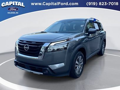 Used 2022 Nissan Pathfinder SL