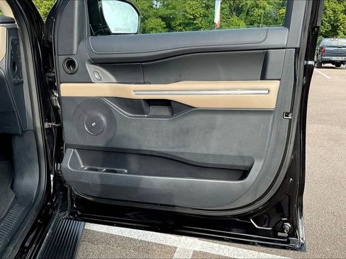 Used 2024 Ford Expedition Max Limited image 24