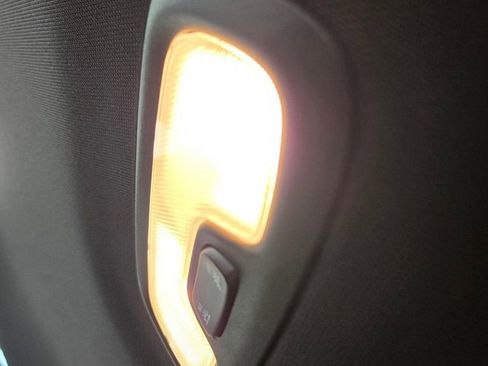 New 2026 Chevrolet Trax RS w/ Sunroof Package image 20