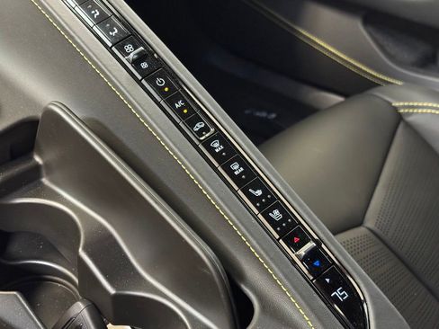 Used 2024 Chevrolet Corvette Stingray Premium Cpe w/ Z51 Performance Package RWD image 41
