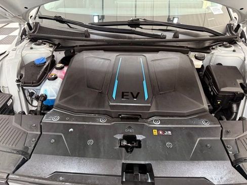 Used 2023 Hyundai Ioniq 5 SEL image 9